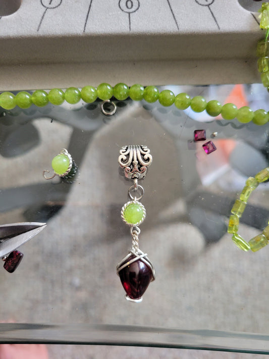 VERES Celtic Designs-Making of VERES peridot & Red Garnet (Almandine-Pyrope) full Gemstine Necklace