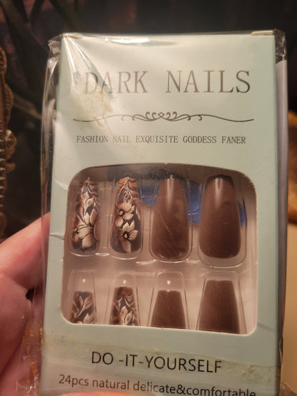 Christmas Press On Nails! Casual or Formal - Tartarian Treasures & Trinkets